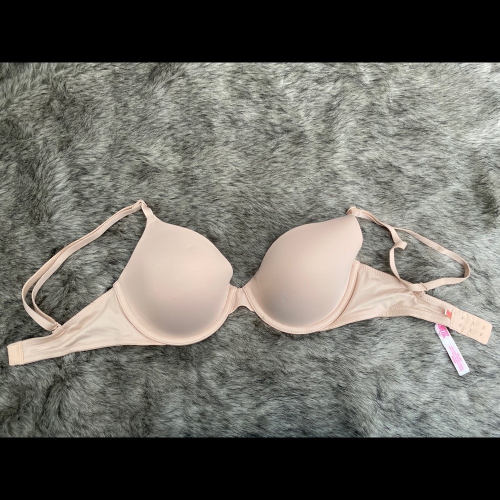 VS pink wired bra